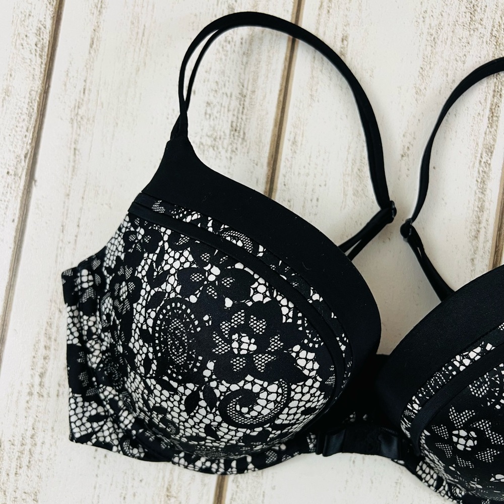 34D Victoria’s Secret Very Sexy Push Up Bra - Picture 3 of 8